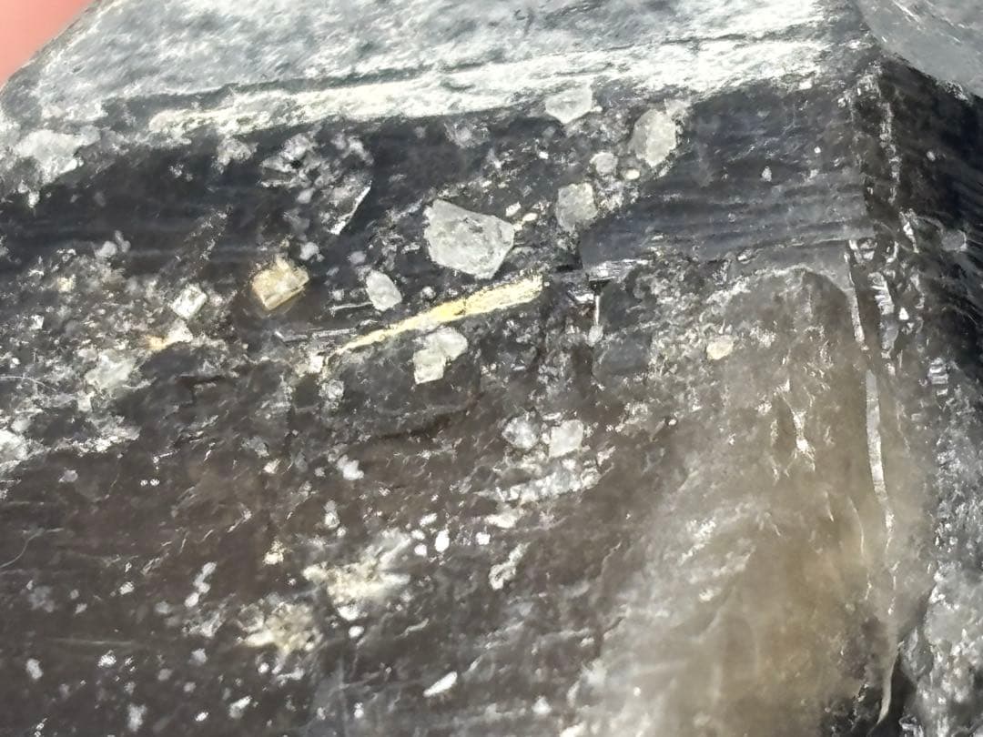 《スノーキャップモリオン原石＊パイライト共生》