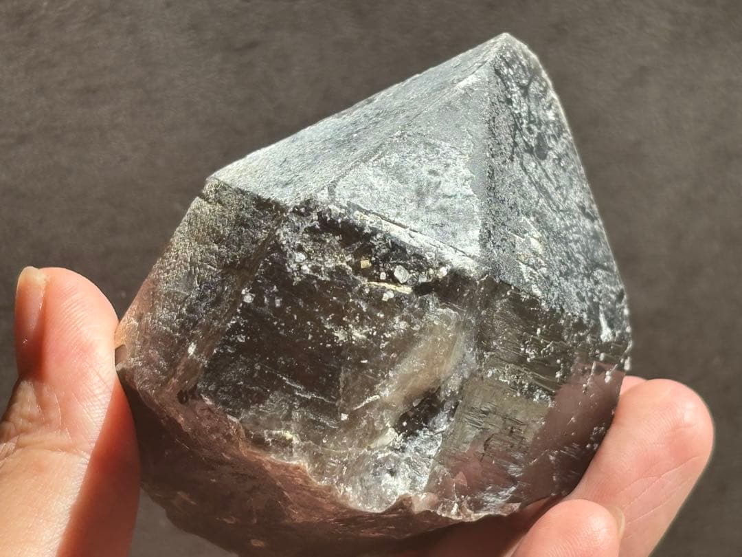 《スノーキャップモリオン原石＊パイライト共生》