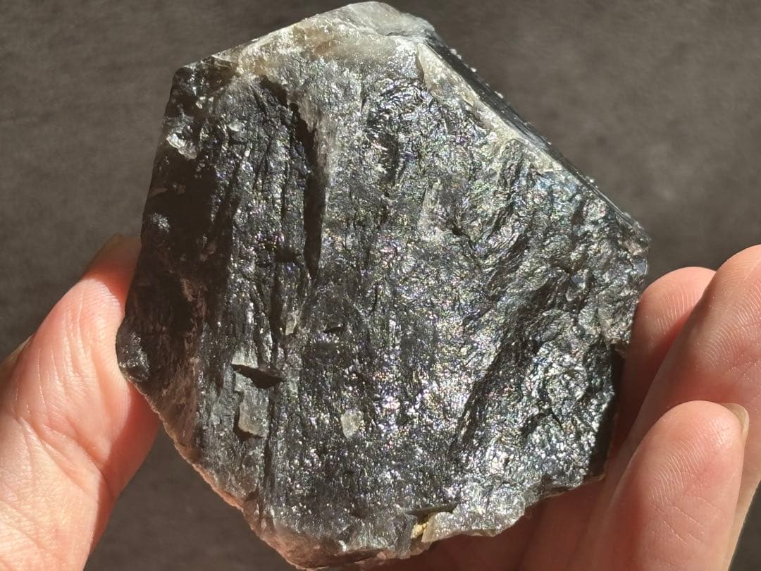 《スノーキャップモリオン原石＊パイライト共生》