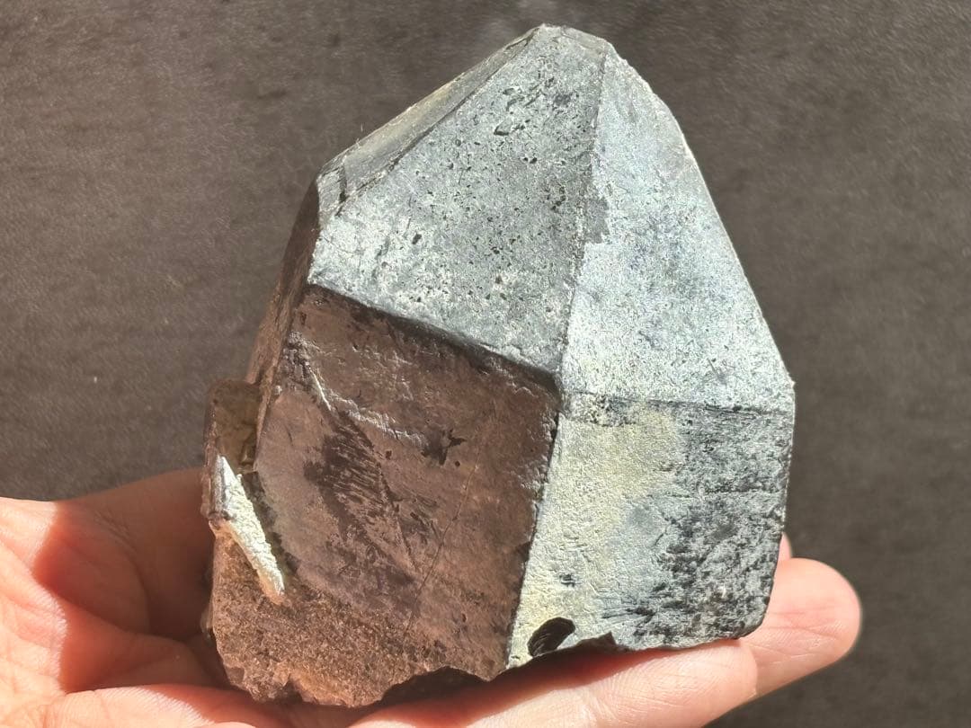 《スノーキャップモリオン原石＊パイライト共生》