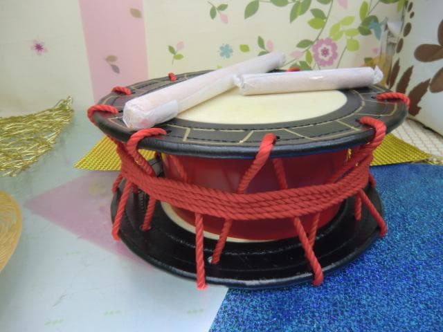 R(送料無料)15.980円　エイサー用　締め太鼓30cm  撥付き　楽しく