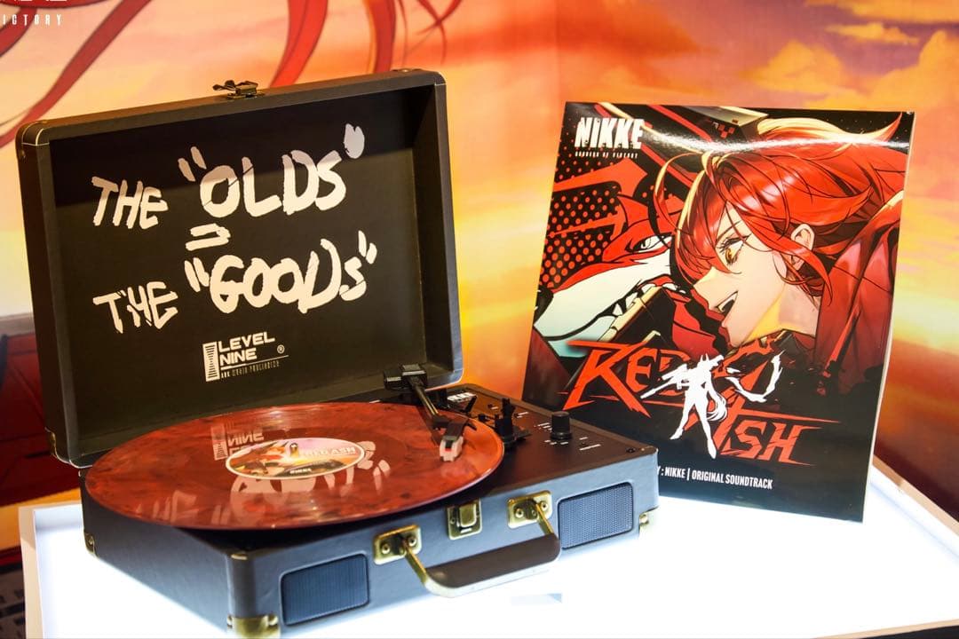 韓国限定 勝利の女神NIKKE レッドフード LPプレイヤー&レコード セット