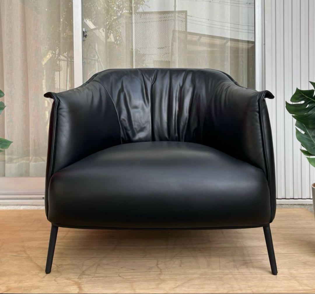 モダンスタイル　ラウンジチェア　① 本革張り　ミッドセンチュリー　シングルソファ