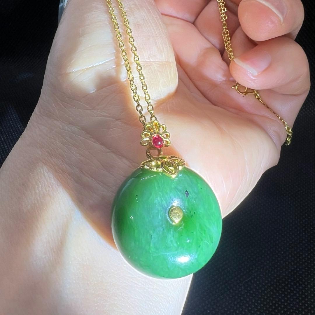 18k天然無処理和田玉翡翠グリーン碧玉の平安ボタンペンダントトップ【鑑定書付き】