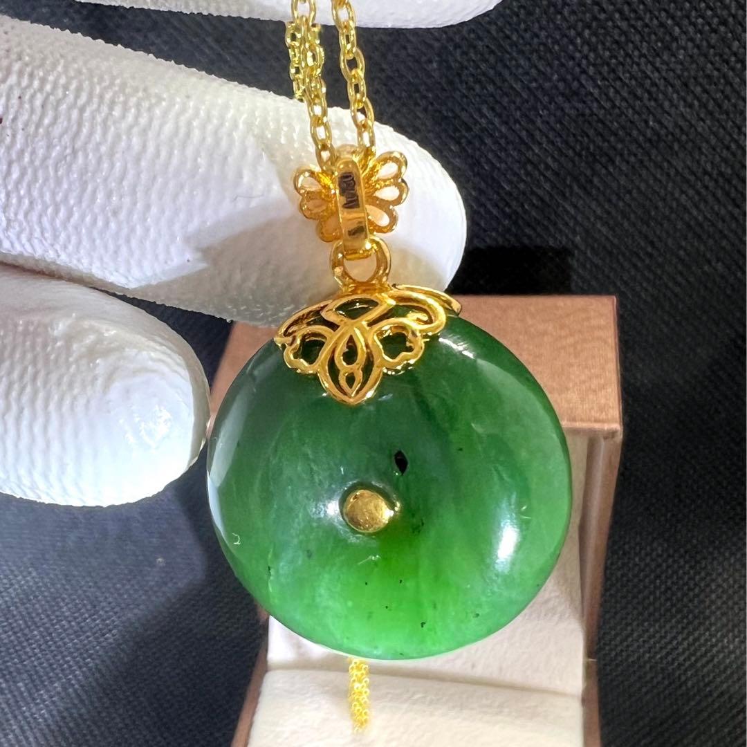 18k天然無処理和田玉翡翠グリーン碧玉の平安ボタンペンダントトップ【鑑定書付き】