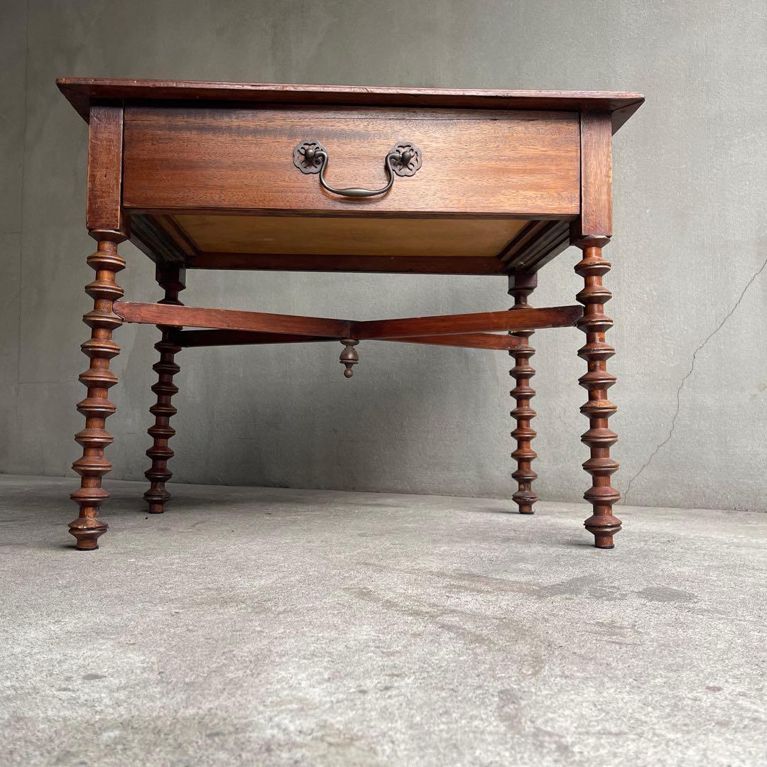 英国アンティーク　ナイトテーブル