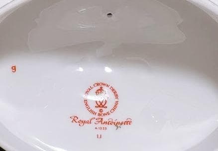 ロイヤルアントワネットティーポットM