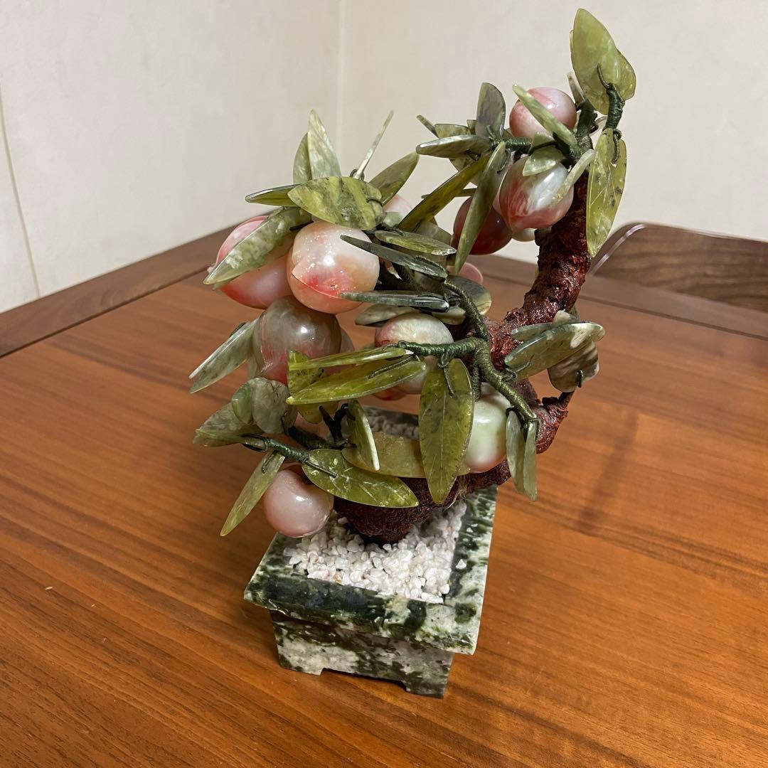 中国美術 翡翠 桃の木 玉石桃木 石細工 - メルカリ