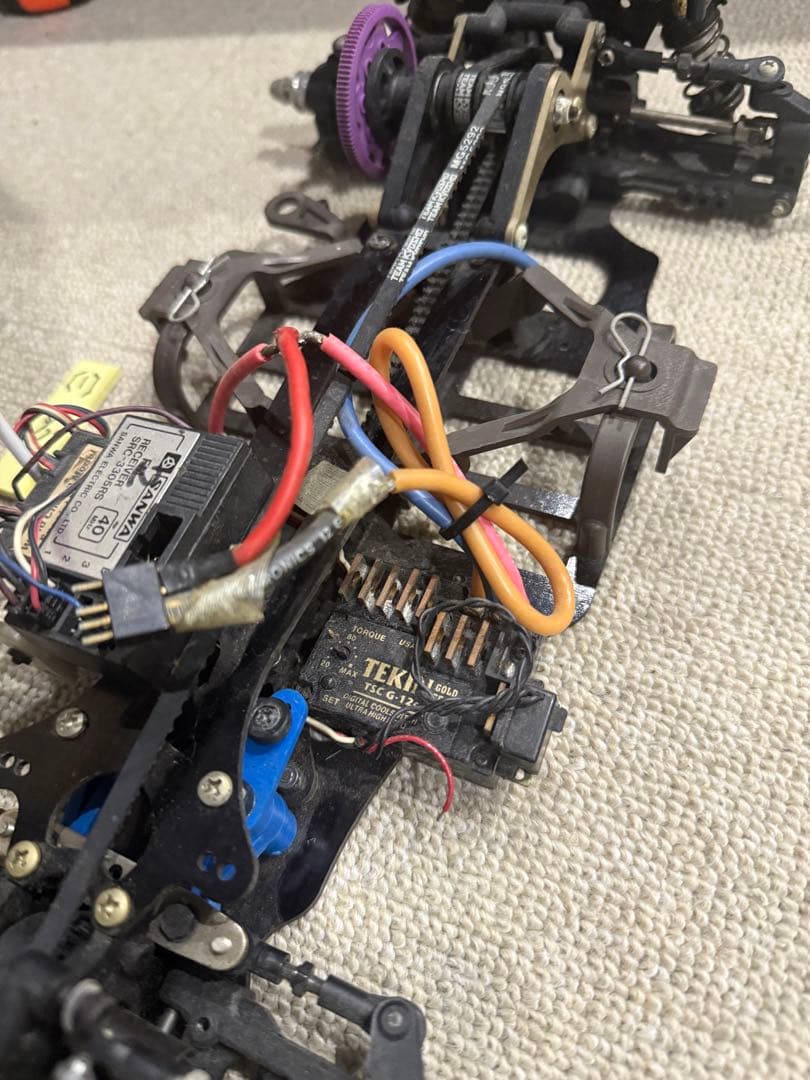 【1】旧車　シャーシ　当時物　ラジコン　車　カーボン