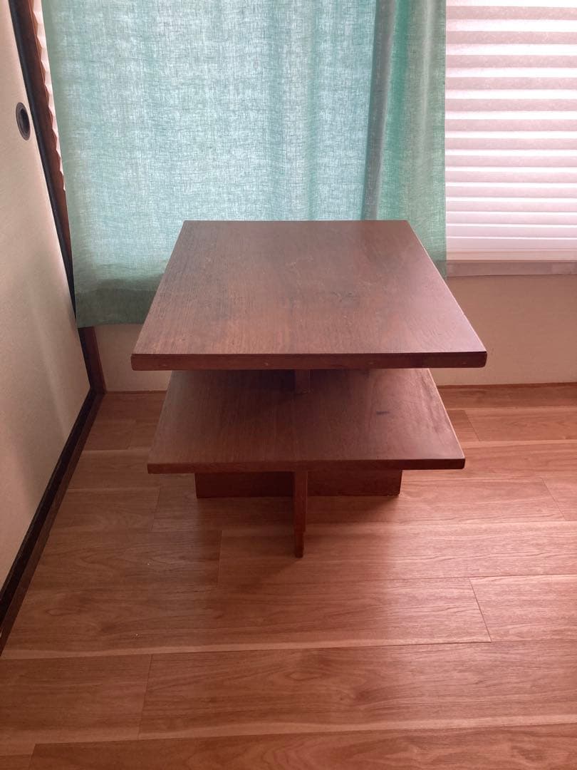 木製サイドテーブル 棚、扉付き ブラウン