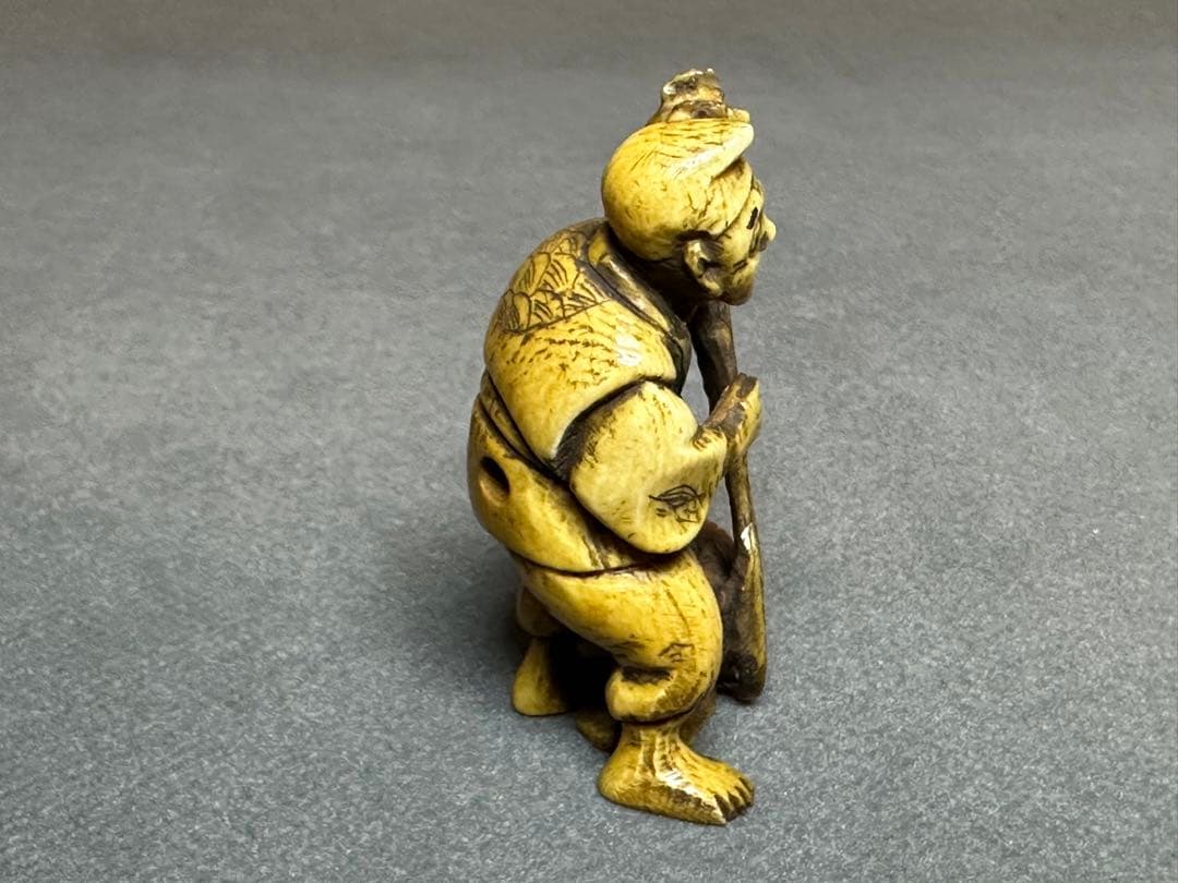 根付　オナガドリ　古美術品　 置物　細密細工　骨董　アンティーク　彫刻 工芸品