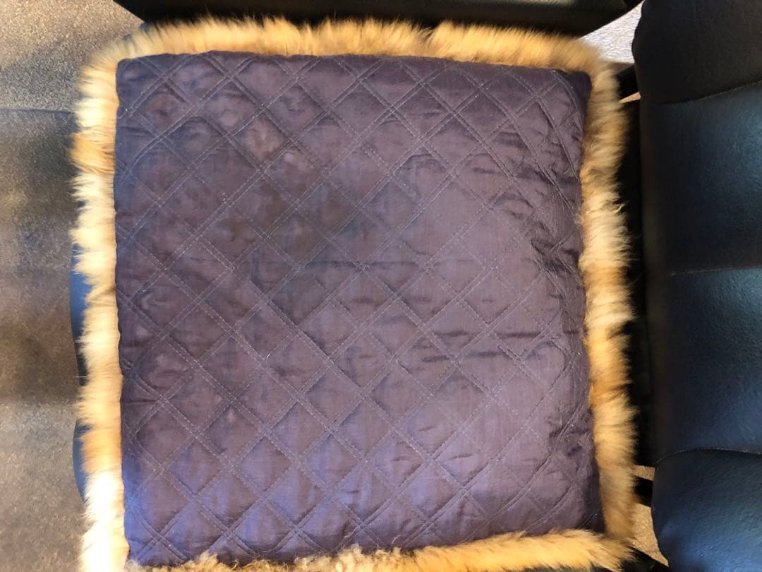 本物毛皮座布団.クッション 約40cm x 40cm