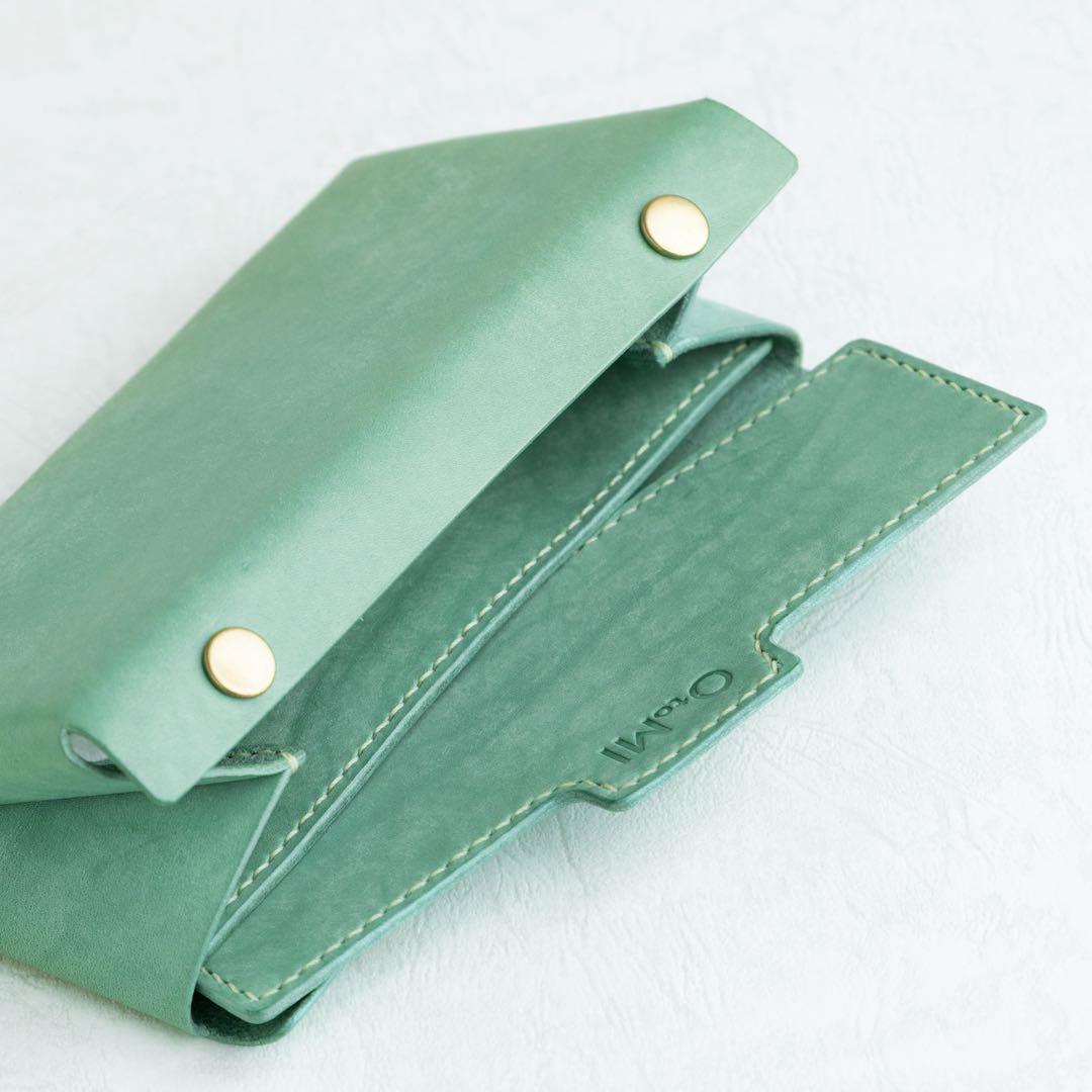 スリムでコンパクトな本革長財布　ハンドメイド