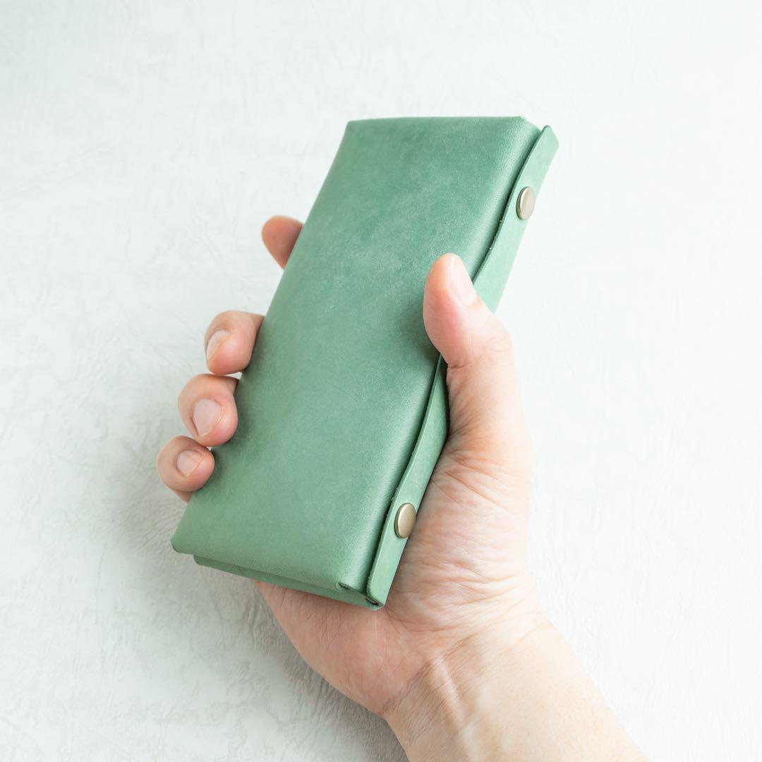 スリムでコンパクトな本革長財布　ハンドメイド