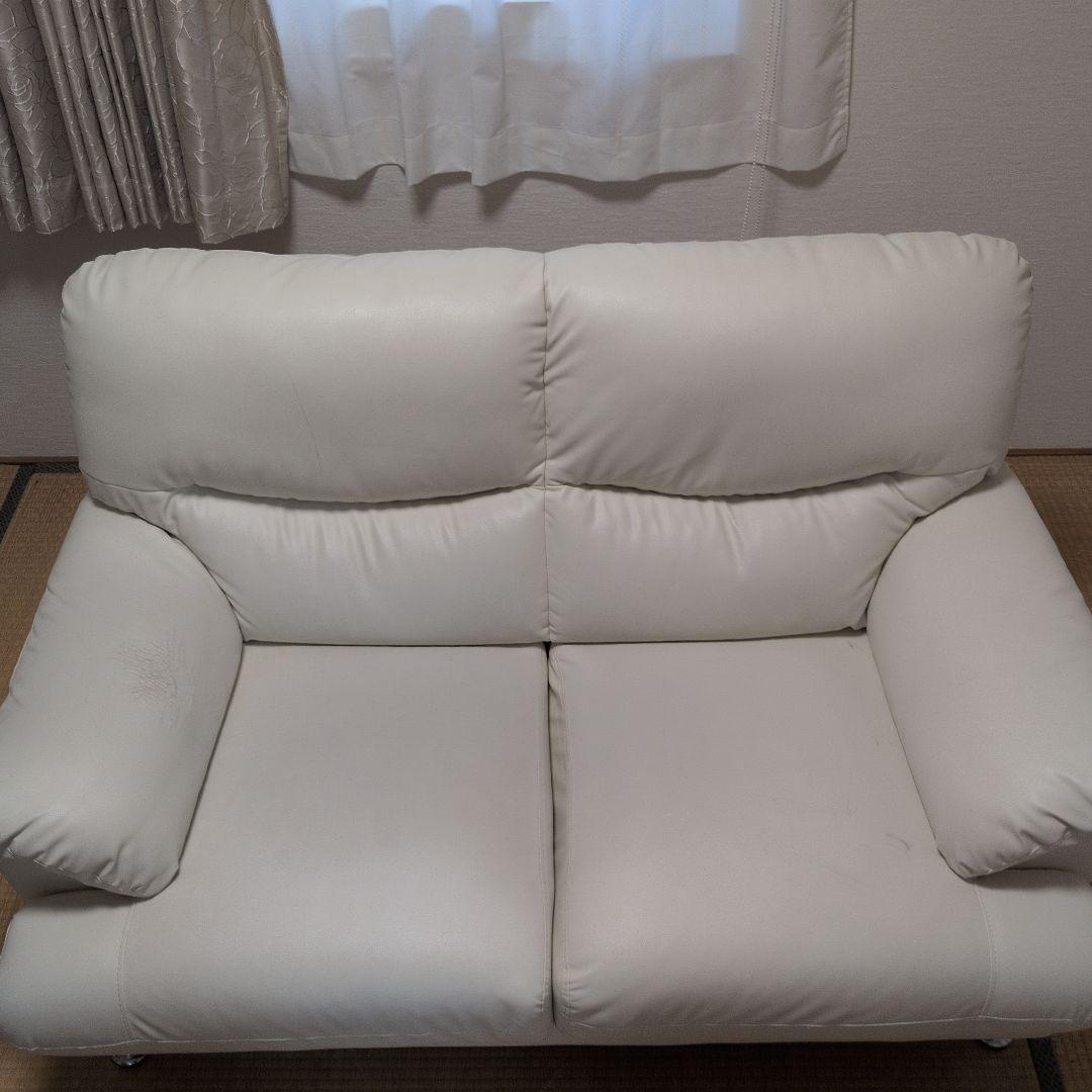 R*n様 ホワイト 2人掛けソファ 合成皮革