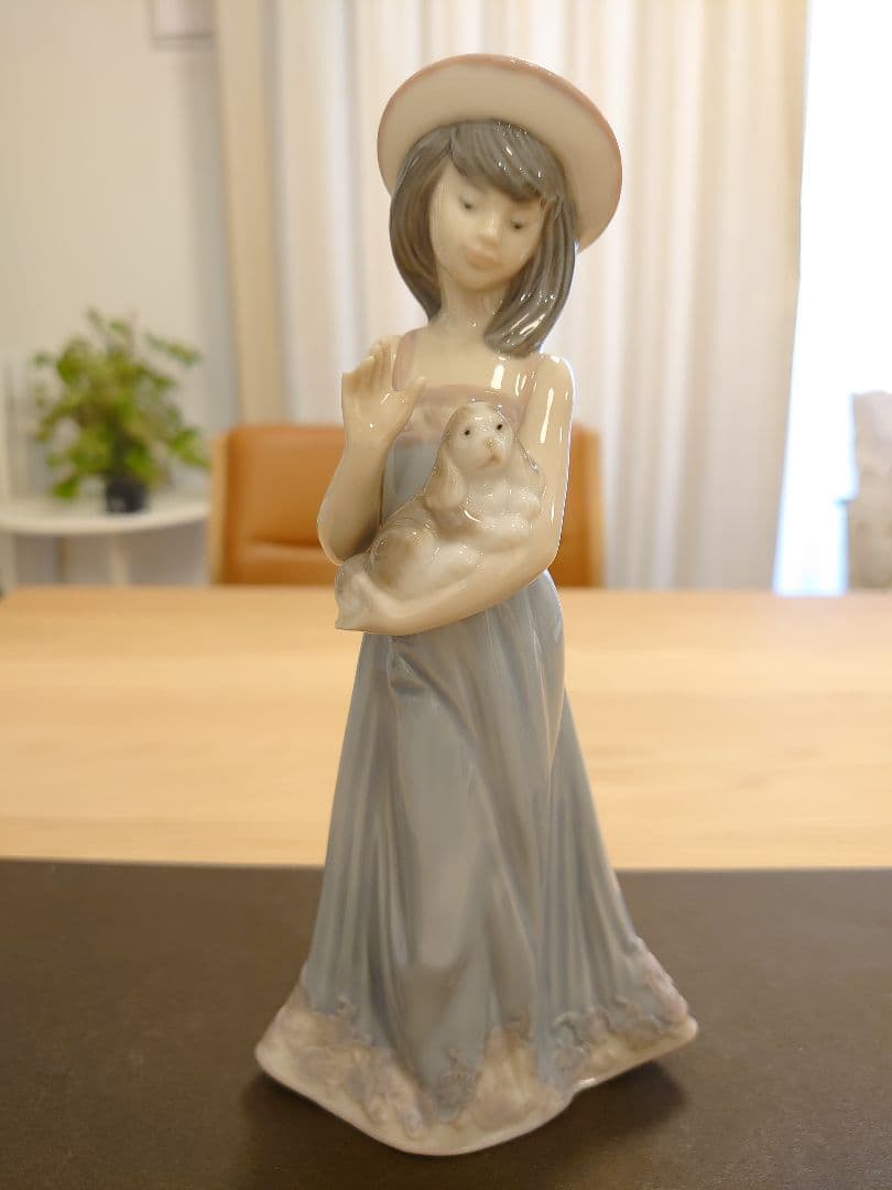 【訳あり特価】LLADRO リヤドロ No.5645『少女エリザベス』