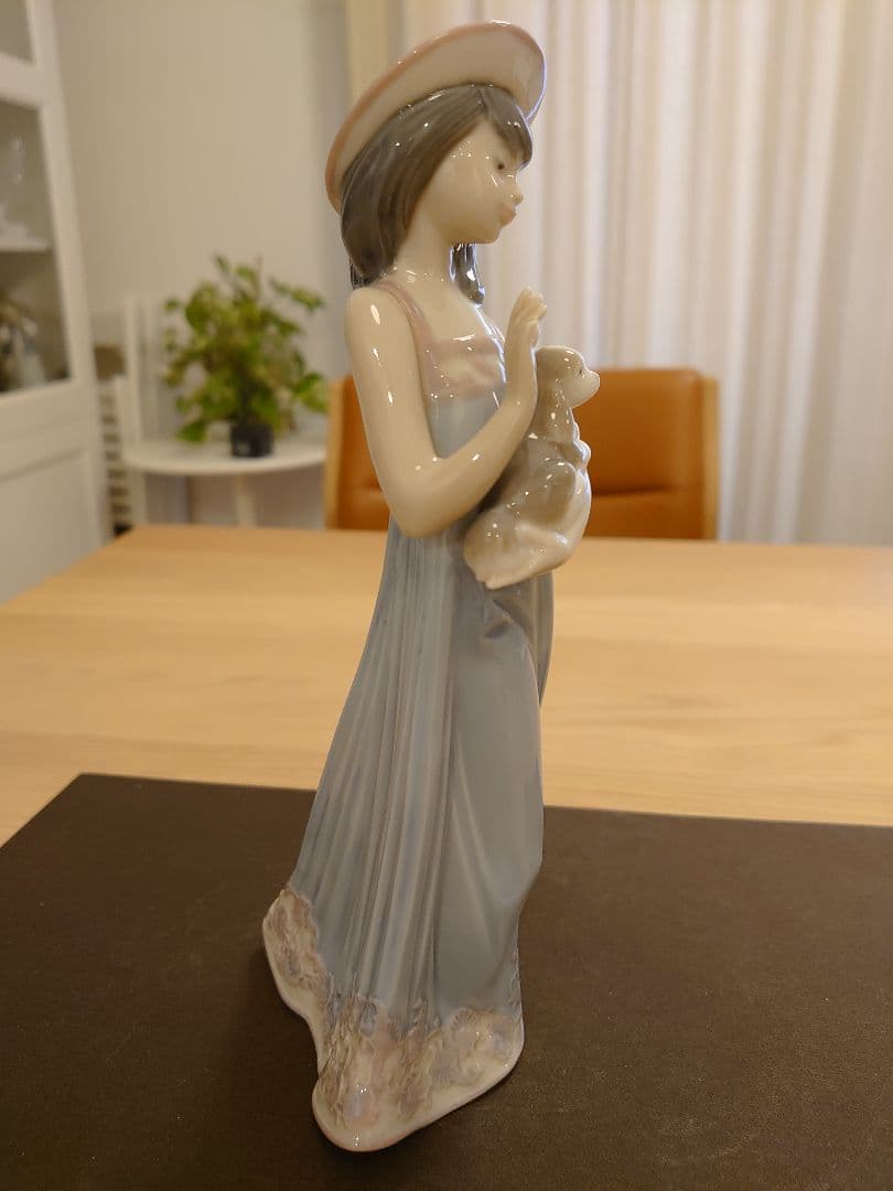 【訳あり特価】LLADRO リヤドロ No.5645『少女エリザベス』