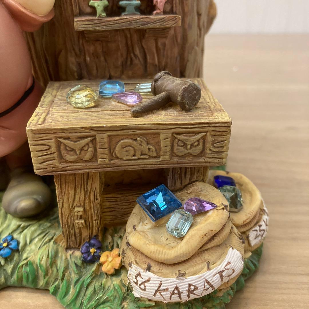 ディズニー　白雪姫小人(先生)時計付き小物入れ花瓶フィギュア