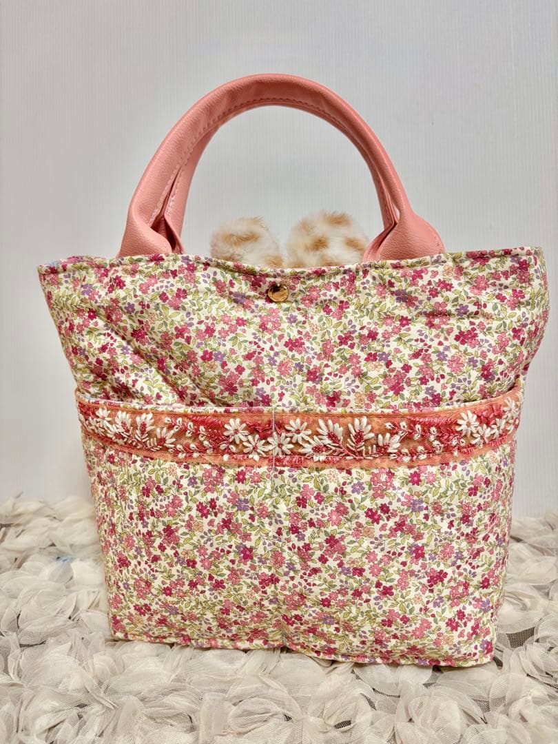 お取り置きです。コヤンイサムチョン　刺繍パッチワーク 入りトートバッグ