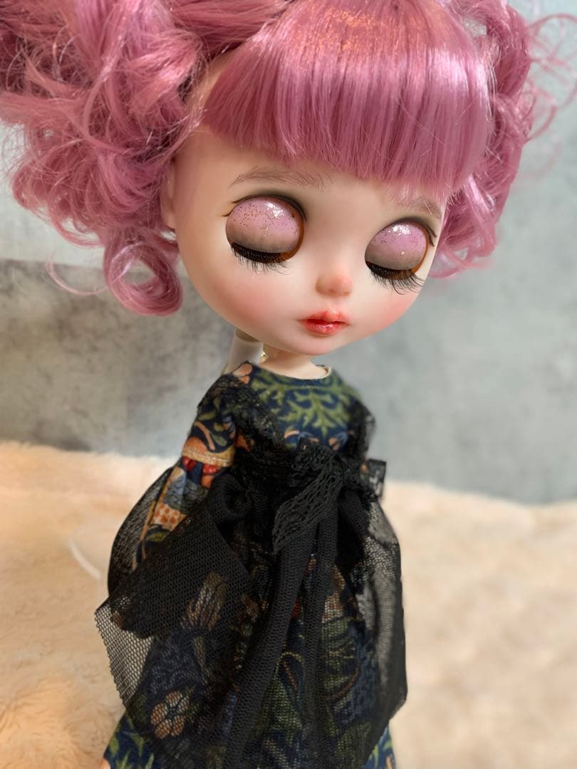 カスタムアイシードール　ネオサイズ　気弱なべっぴんさん