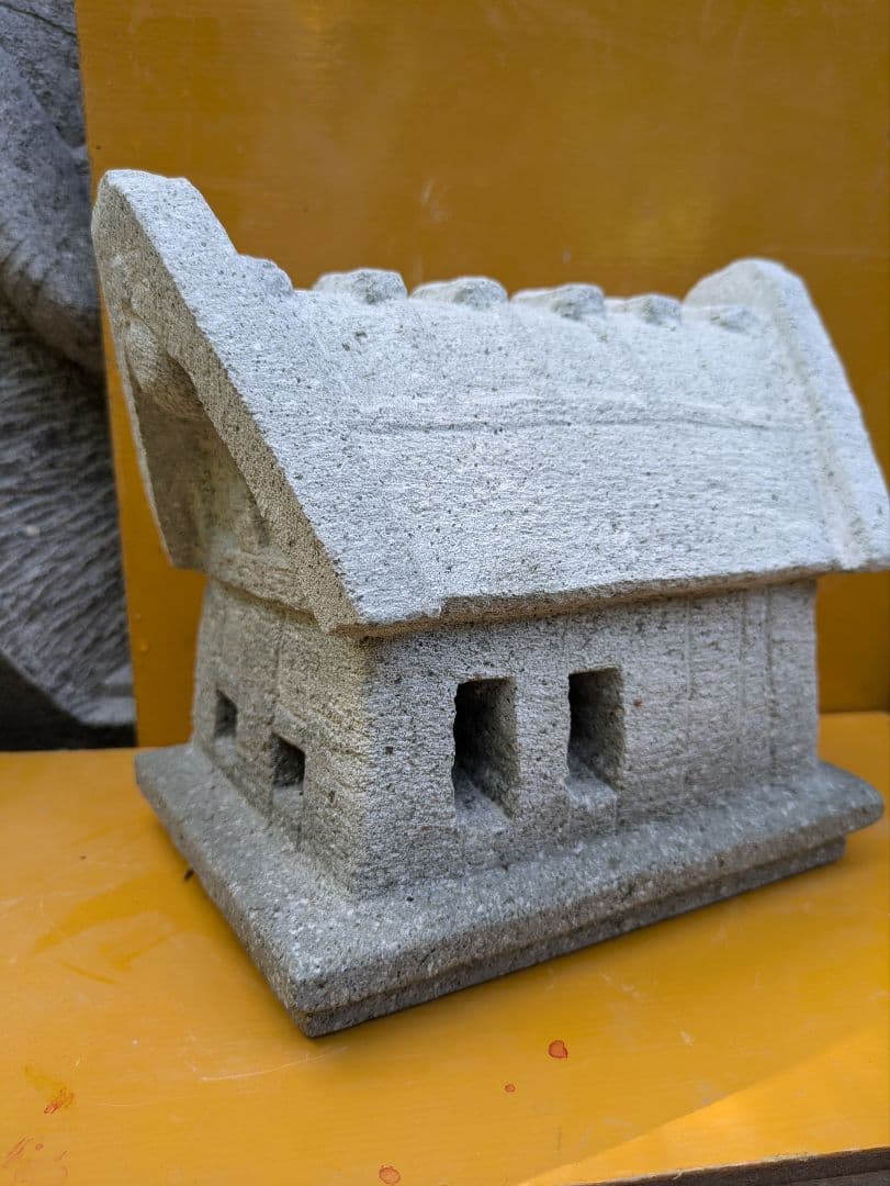 家形埴輪、石の家形埴輪、飾石、埴輪、倉田辰彦作