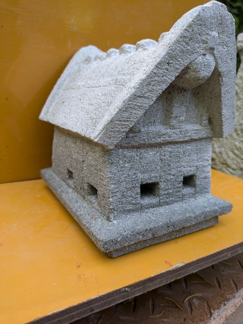 家形埴輪、石の家形埴輪、飾石、埴輪、倉田辰彦作