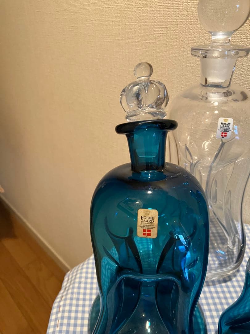 HOLME GAARD ブルーとクリアーのガラスのヴィンテージデキャンタ4つ