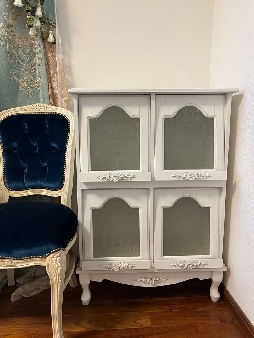 極美品ディスプレイラック　本棚　フラップ扉付 ロココ　アンティーク　猫脚　姫系