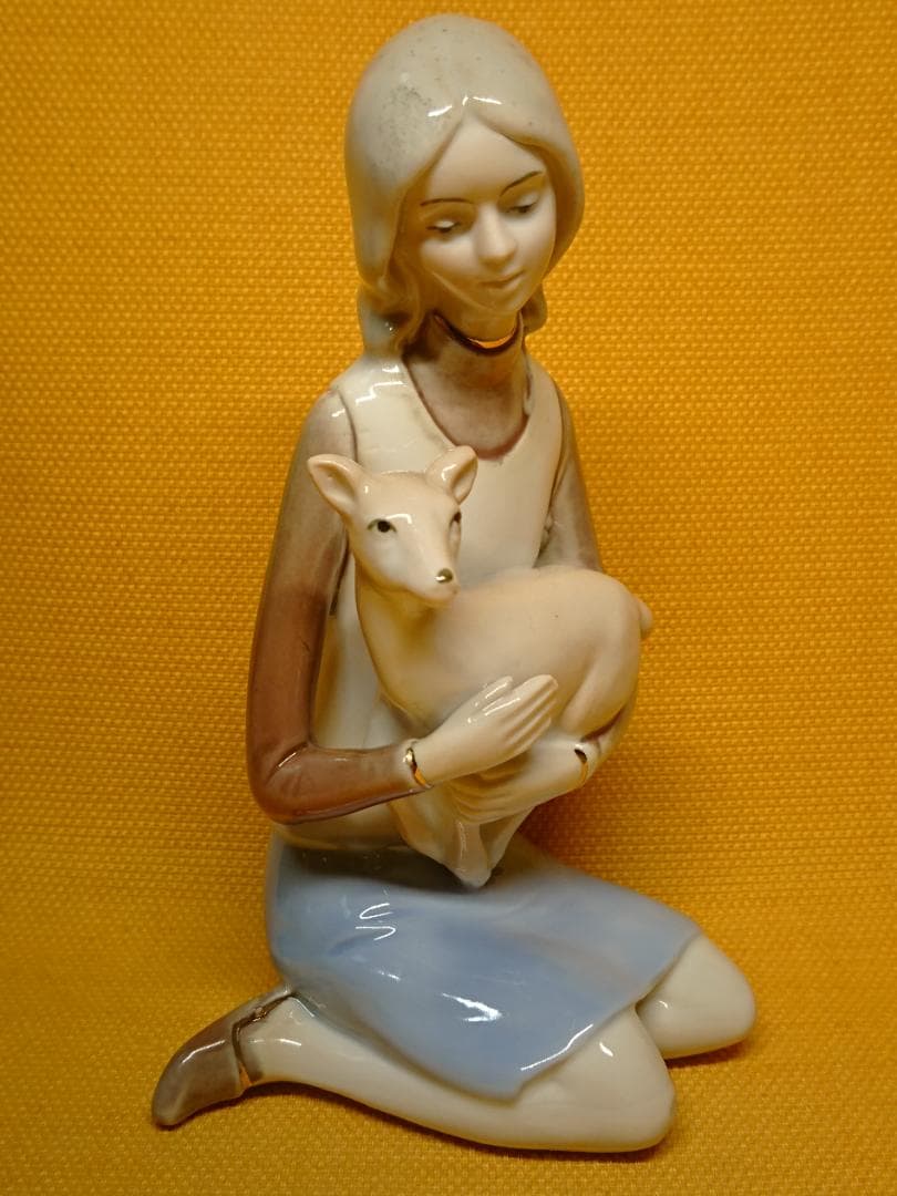 【美品】人形　陶器　オブジェ　置物　インテリア　工芸品　美術品　A1322