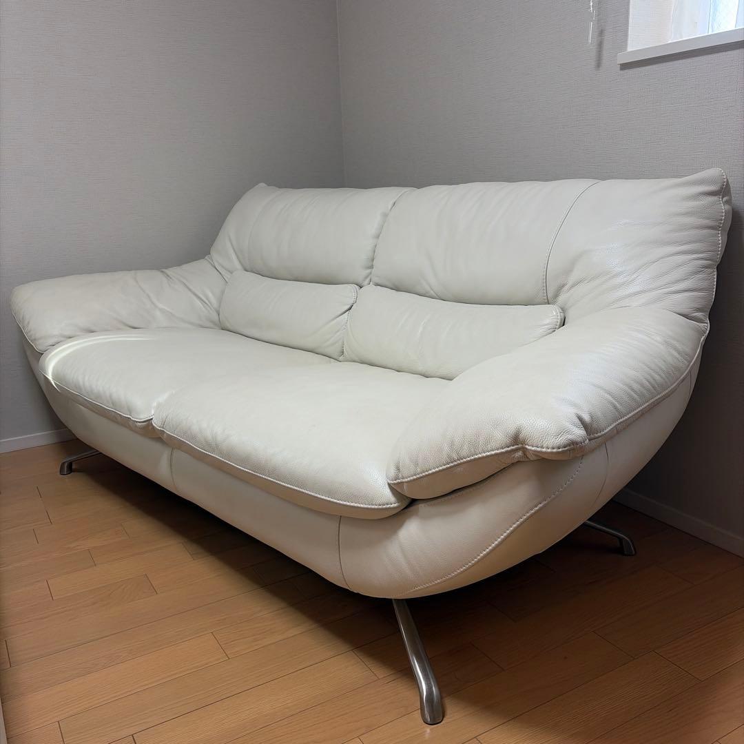 ホワイトレザー 2.5人掛けソファ　2人掛け　3人掛け