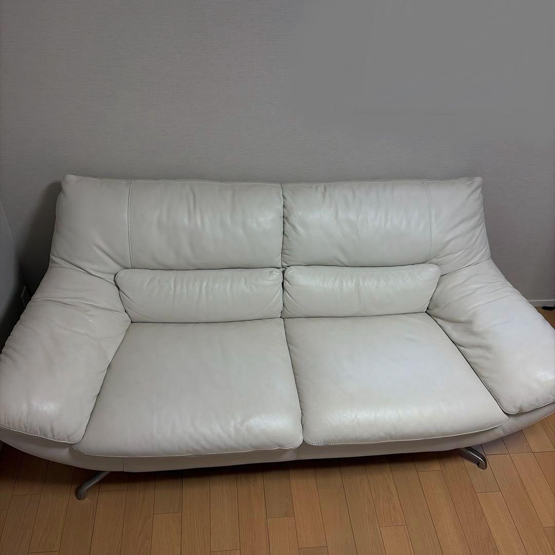 ホワイトレザー 2.5人掛けソファ　2人掛け　3人掛け