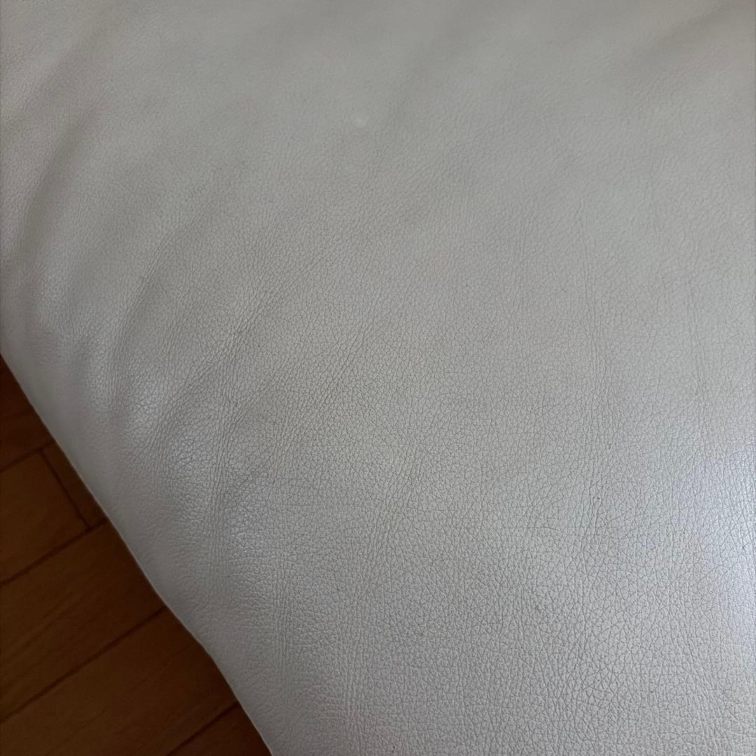 ホワイトレザー 2.5人掛けソファ　2人掛け　3人掛け