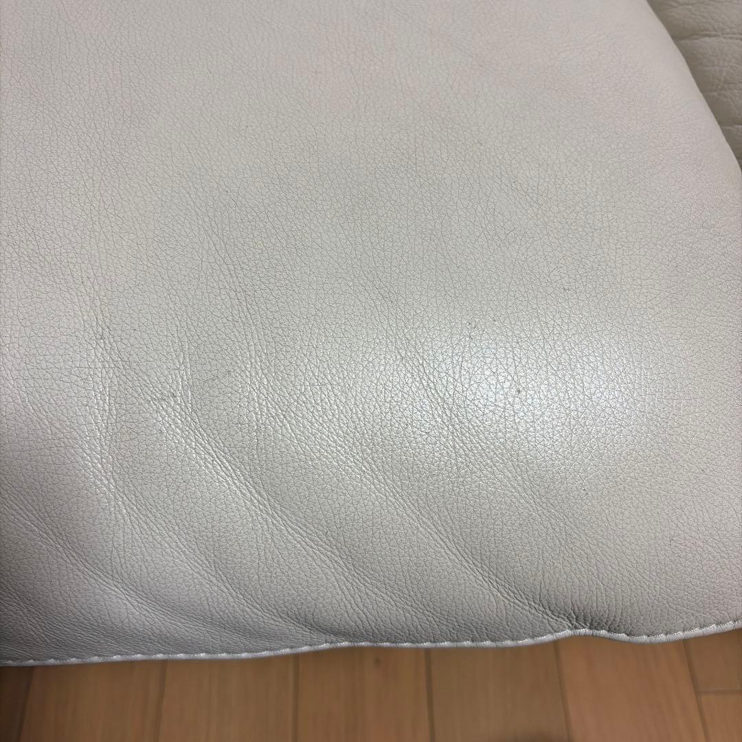 ホワイトレザー 2.5人掛けソファ　2人掛け　3人掛け