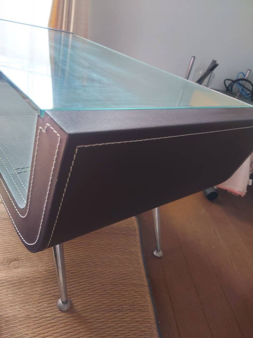 モダンブラウンセンターテーブル　ガラステーブル
