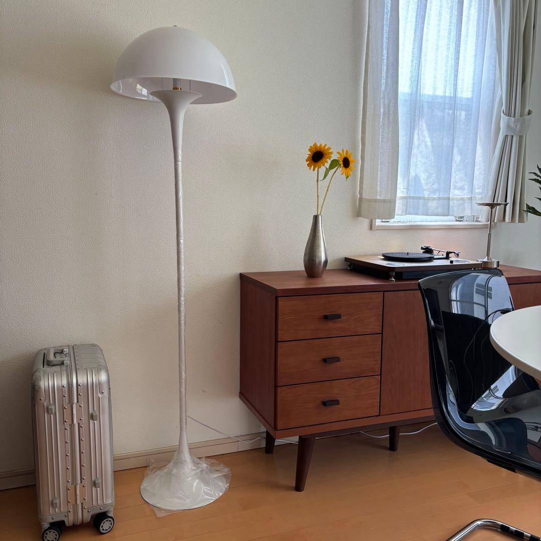 Panthella パンテラ スタンド フロアライト 照明 リプロダクト 部屋