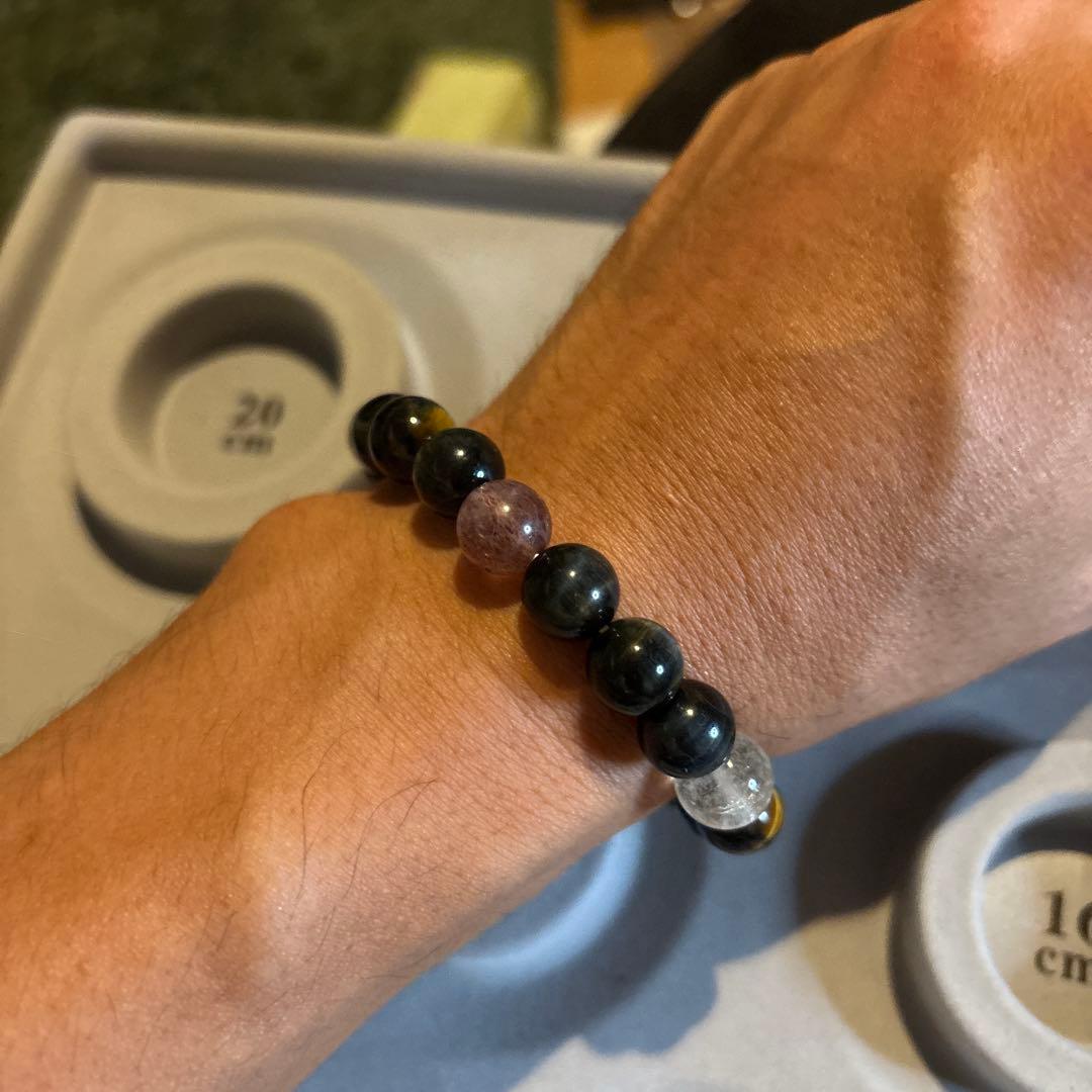 ゼブラタイガーアイたんと水晶、ストロベリークオーツなど！ドガーンとくる！