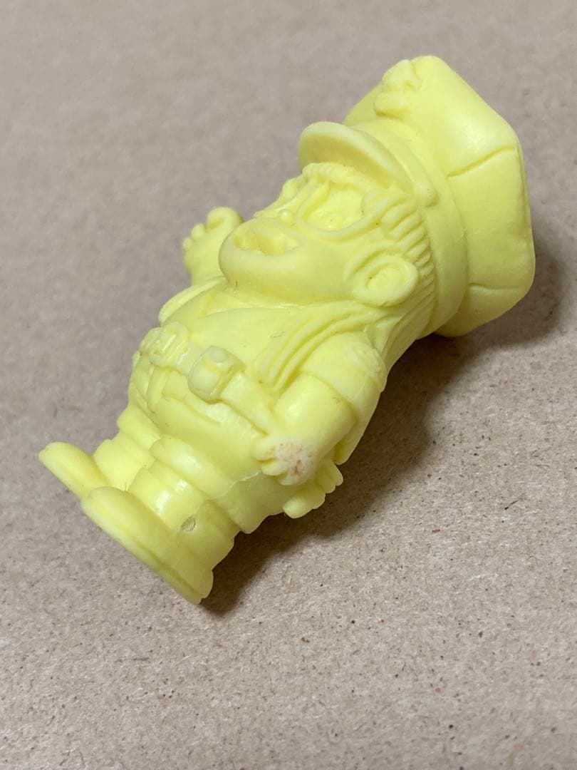 Dr.スランプアラレちゃん アラレちゃんポリス 消しゴム 黄色