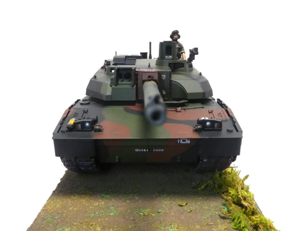 タミヤ　1/35 フランス主力戦車 ルクレール シリーズ2　完成品