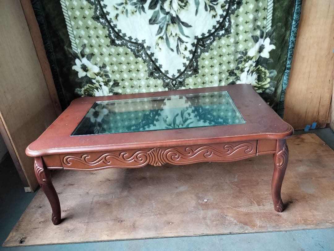 猫足　テーブル　最終値下げ　引き取りでお願いします