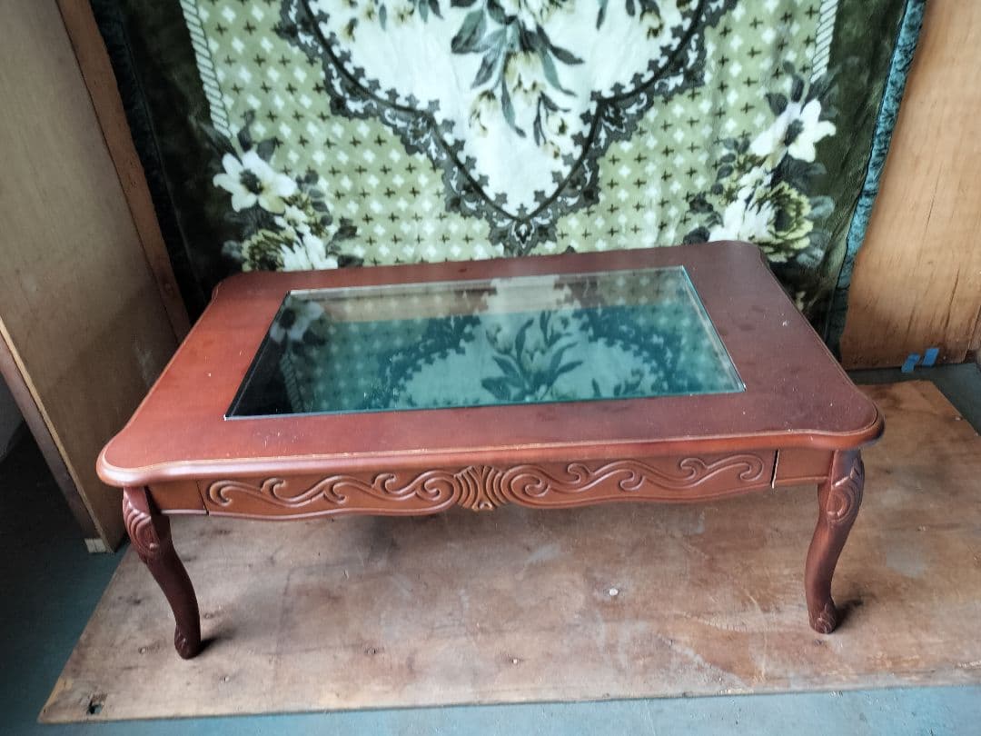 猫足　テーブル　最終値下げ　引き取りでお願いします