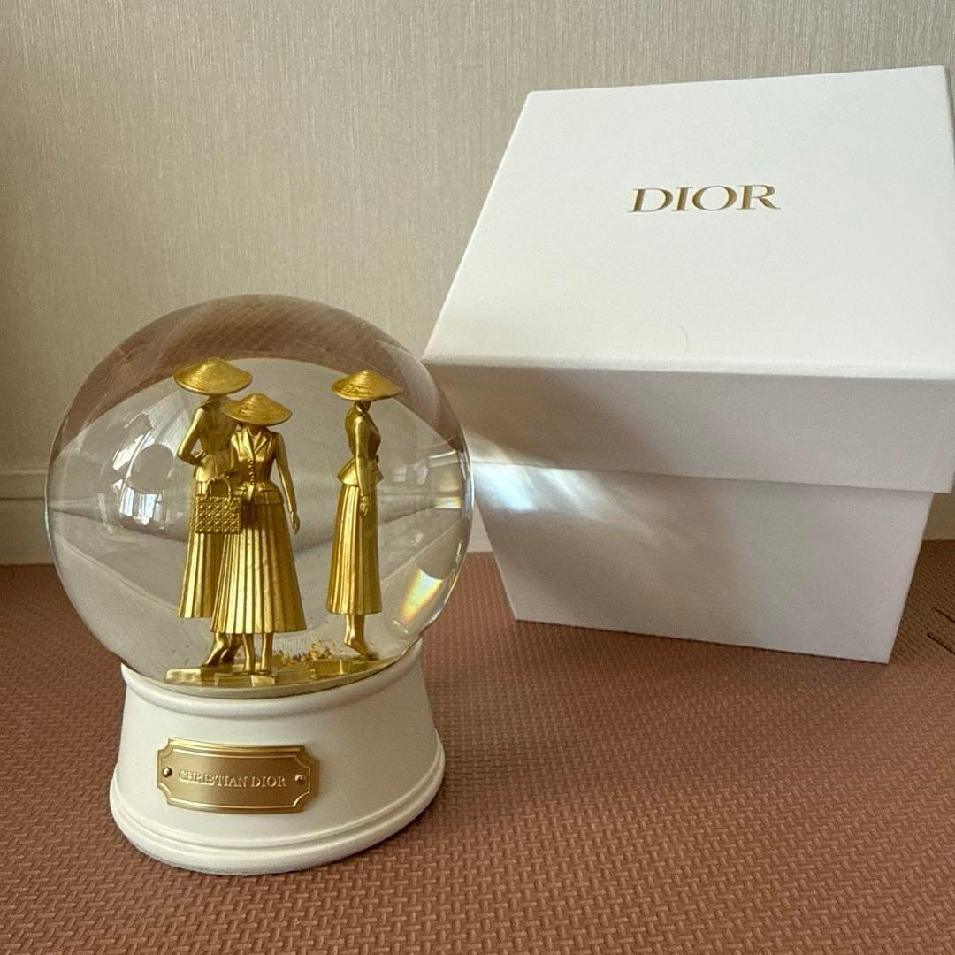 クリスチャンディオール2025ホリデーギフト　スノードーム