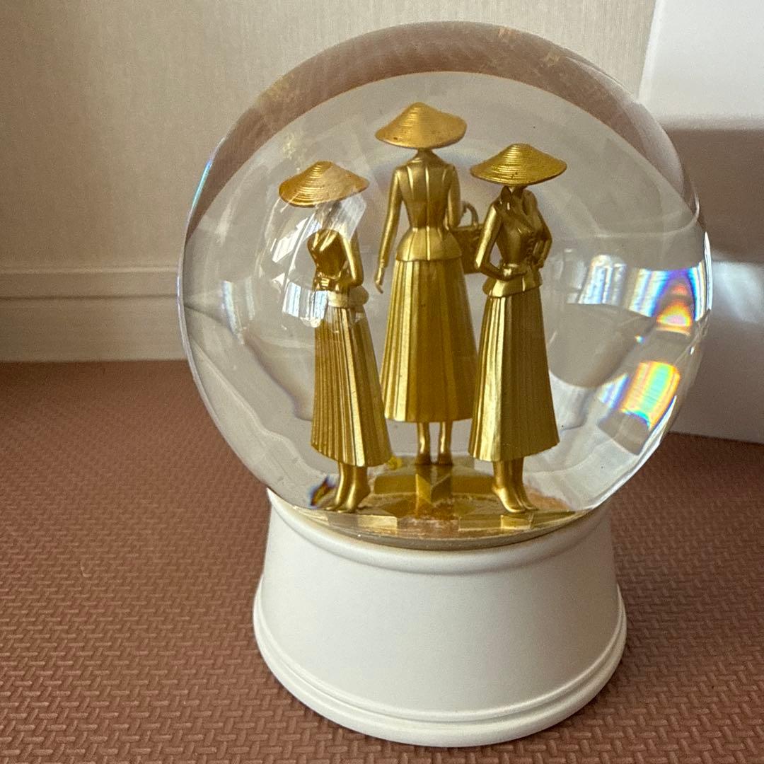 クリスチャンディオール2025ホリデーギフト　スノードーム