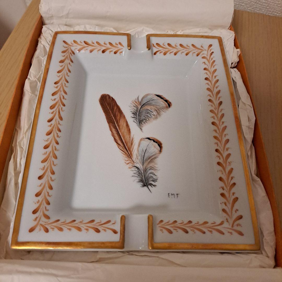 HERMES　羽根デザインの陶器灰皿　アッシュトレイ