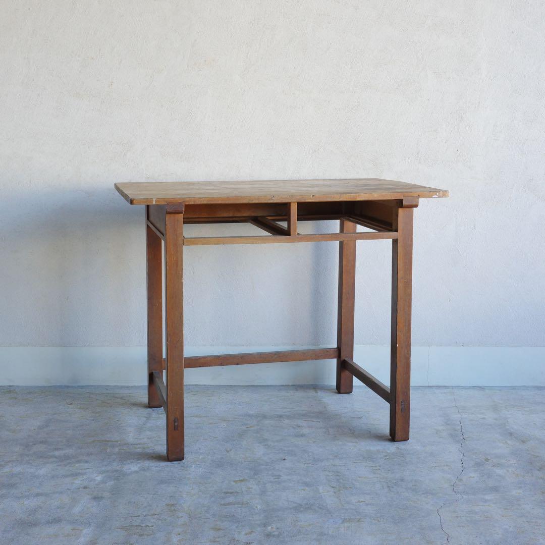 古いレトロなデスク　机　テーブル