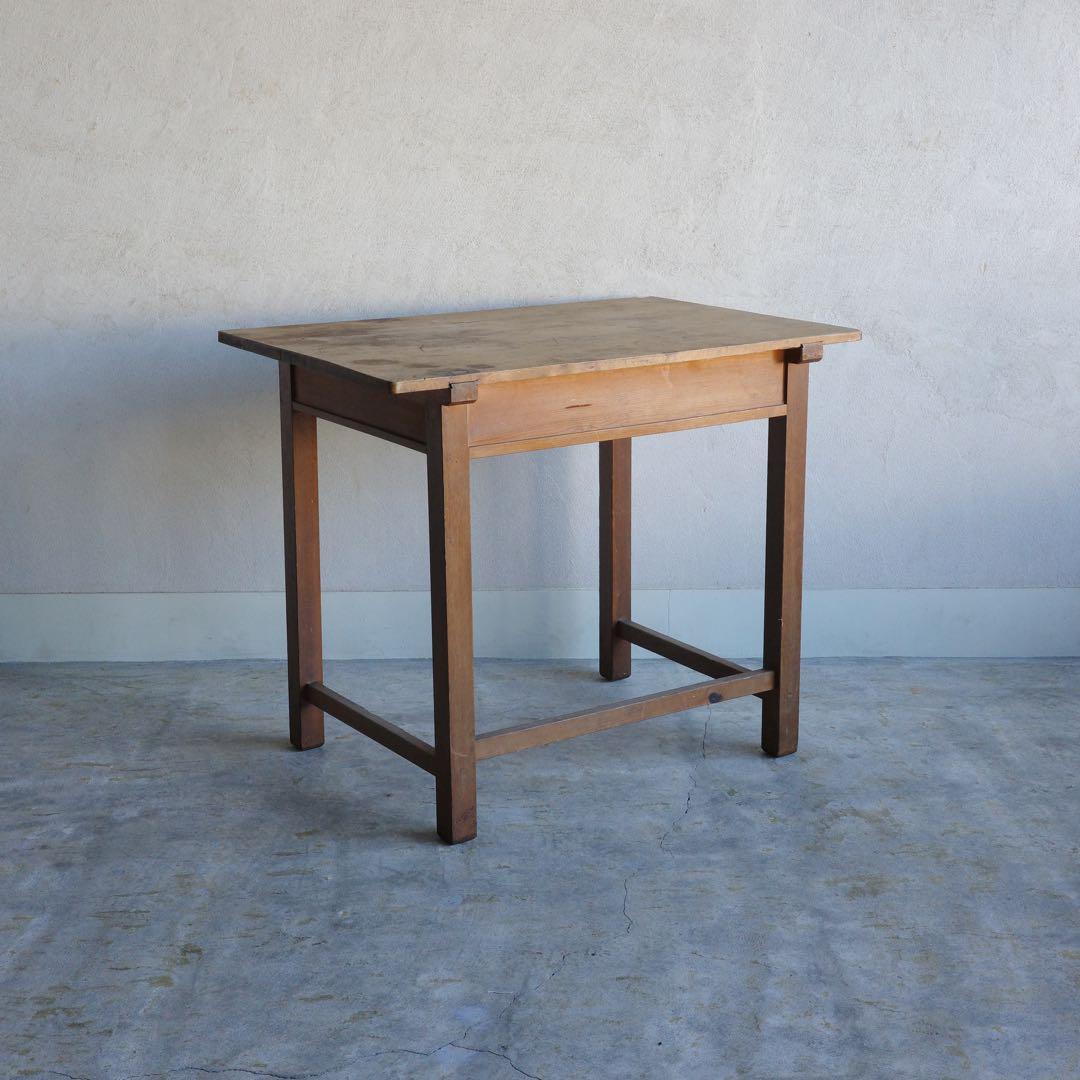 古いレトロなデスク　机　テーブル