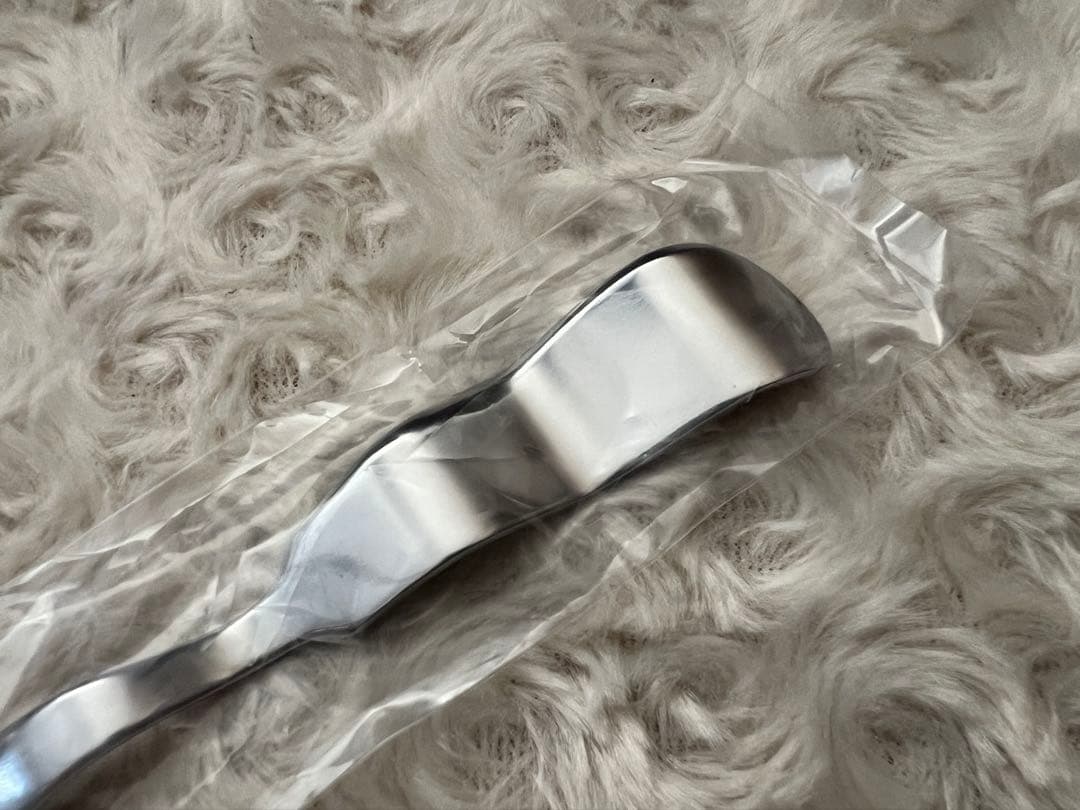 カトラリー　福田繁雄デザインナイフ“分子構造変化をおこしたバターナイフ”