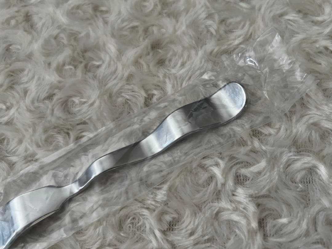 カトラリー　福田繁雄デザインナイフ“分子構造変化をおこしたバターナイフ”