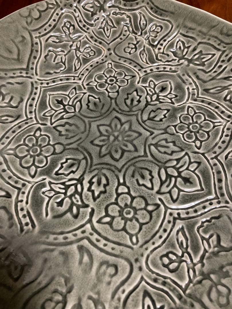 matildajars ジャスフランス製エンボス加工の花模様皿2枚セット