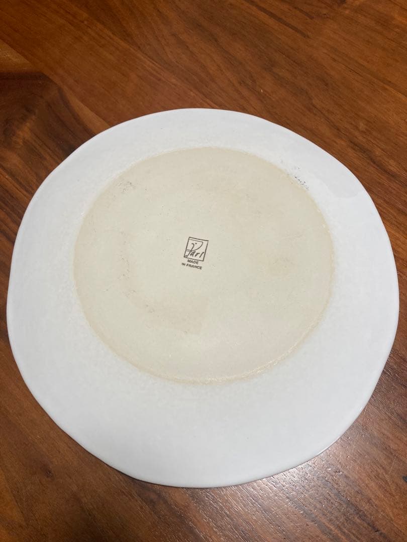 matildajars ジャスフランス製エンボス加工の花模様皿2枚セット