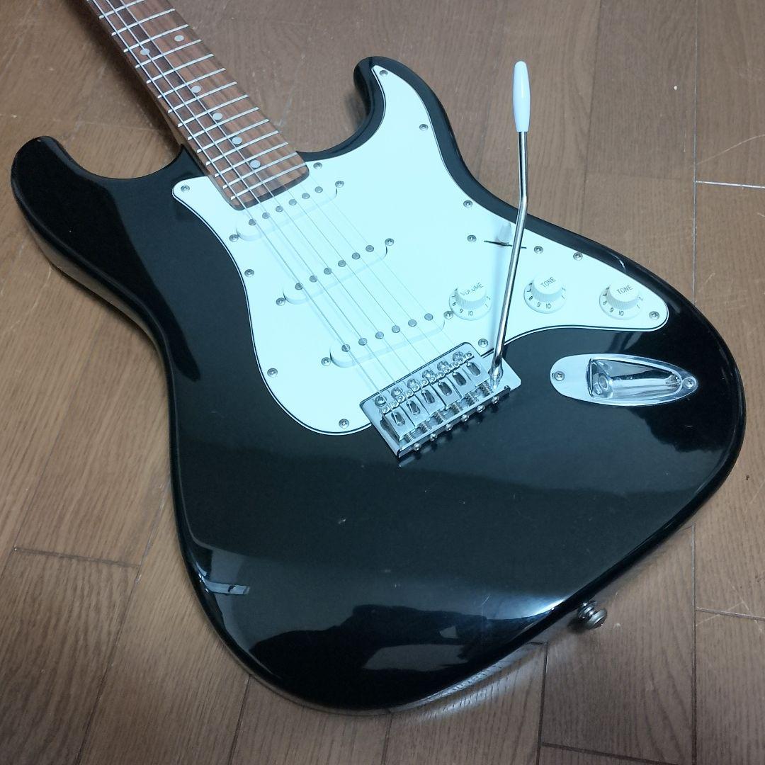 美品　Mavis　ストラトキャスタータイプ　エレキギター　弦は新品！